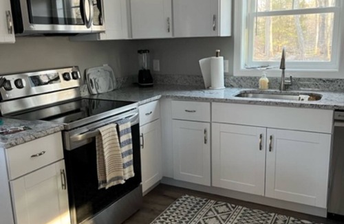 Bradford House | Brand new home close to Charlestown/Westerly beaches.