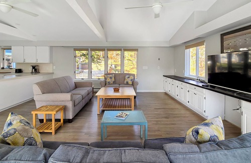 Wellfleet House | BRAND NEW LISTING! Indian Neck 3BD-A/C, Big Deck, Outdoor Shower, Less than a Mile to Burton Baker Beach