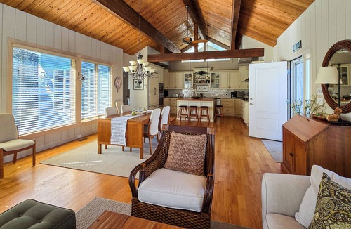 North Truro House | BRAND NEW LISTING! 4BD Truro Home-Central A/C, Deck, 1/2 Mi to Association Beach