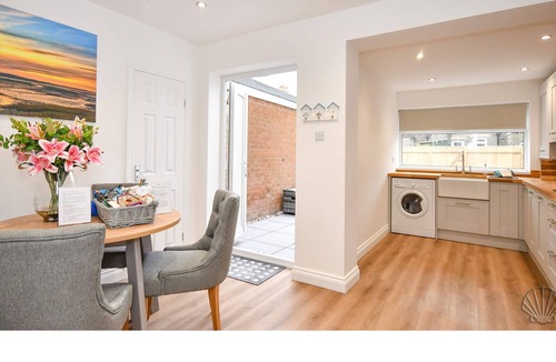 Amble House | BRAND NEW refurbished 2 bedroom LUXURY cottage 300 yards from Beach