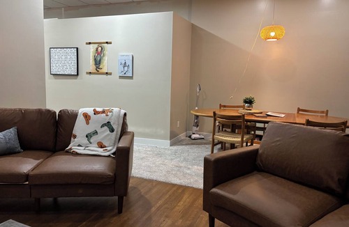 Hebron Apartment | Brand X Loft Spacious 2 Bedroom Loft in the Heart of Hebron