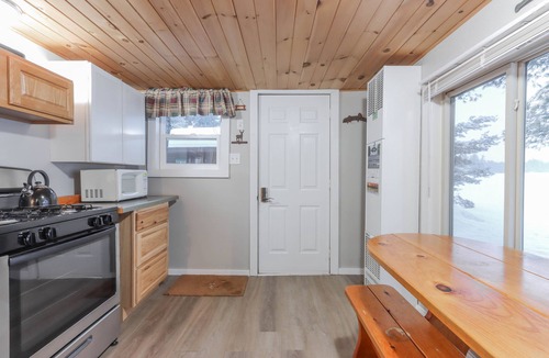 Arbor Vitae Cabin | Brandy Lk Cabin w Water Toys! In Town & On Snowmobile Trails