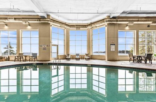 Two Harbors Apartment | Breathtaking Lake Views Studio, 2 Queen Beds, Fireplace and Heated Indoor and Outdoor Pools