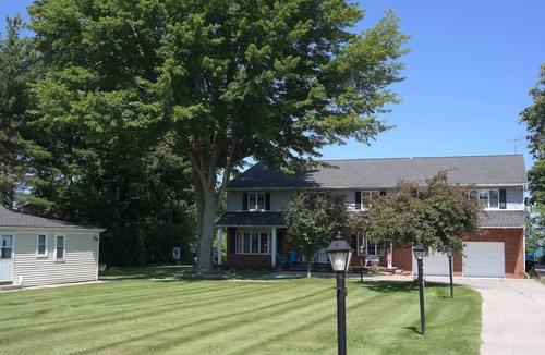Carsonville House | Breathtaking Luxury 7 bedroom Home On Lake Huron