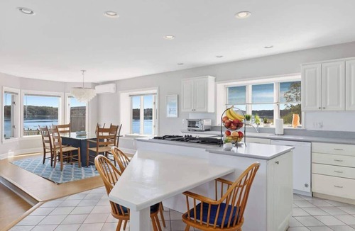 Orleans House | Breathtaking Waterfront Home