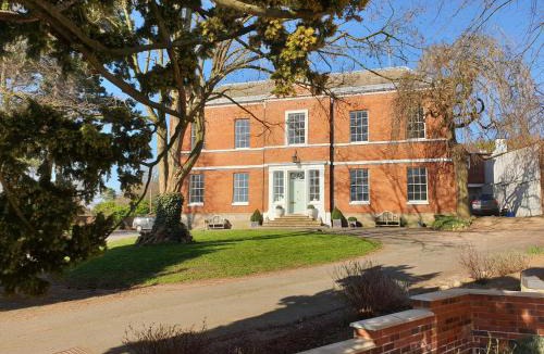 Breedon on the Hill Bed & Breakfast | Breedon Hall