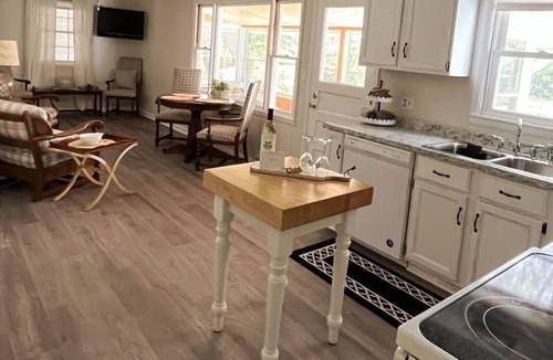Wisconsin Dells House | Breezeway Bay: Waterfront Full House