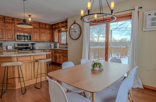 Bemidji Condo | Breezy Hills - Unit 2; Lake Bemidji, King Bed, Kayaks, PB Trail private access