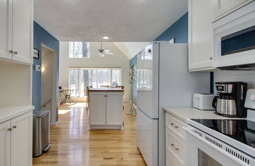 Breezy Point Cabin | Breezy Point Cabin: Deck w/Golf Course Views!