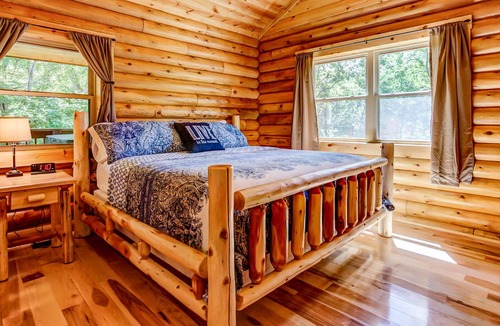 South Bloomingville Cabin | Briarwood Cabin- Canopy Ridge Cabins