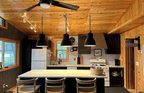 Crosslake Cabin | BRIDGE ACCESSIBLE PRIVATE ISLAND CABIN located on the WHITE FISH CHAIN of Lakes