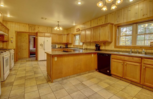Lac du Flambeau Cabin | Bridge Builder Cabin with private dock on 294 acre Big Crooked Lake