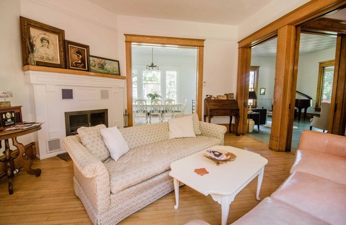 Central Lake House | Bridgewalk Estate | a Wanderlust Abodes property