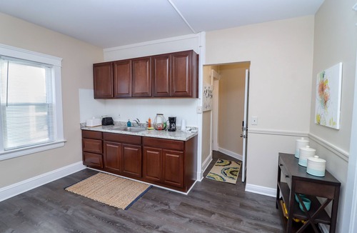 Lakewood Apartment | Bright 1BR Near Cleveland Hospitals Travel Pros