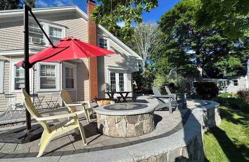 York Harbor House | Bright 3BR Coastal Home Fire Pit, Outdoor Shower, EV Charger Near York Harbor