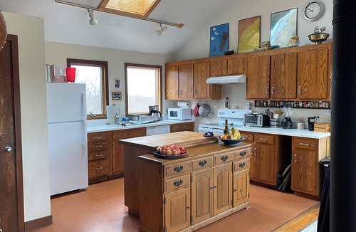 Edgartown House | Bright and airy 4-bedroom house on Chappy near Wasque