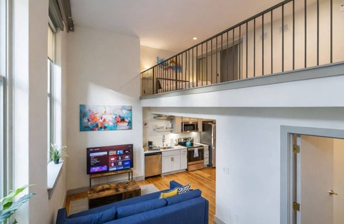 Downtown Louisville Apartment | Bright comfortable loft in central medical complex