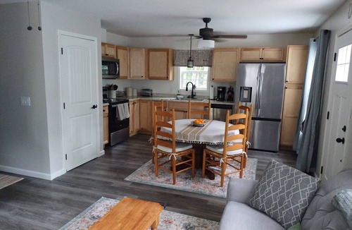 Lake Arrowhead House | Bright & Cozy Lake Arrowhead Cottage Retreat – 2BR Across from the Water
