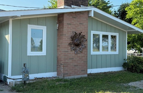 Mayfield House | Bright & Modern 3BR Lakeview Getaway – Fully Renovated July 2025