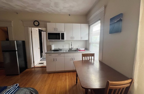 Malden Apartment | Bright Studio Near Boston — Transit Access — Washer/Dryer