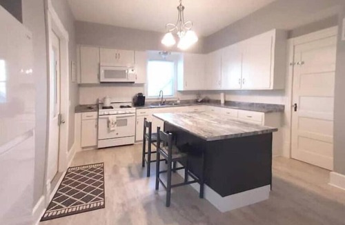 Princeton House | Brilliant 5-bedroom house with AC in charming Princeton