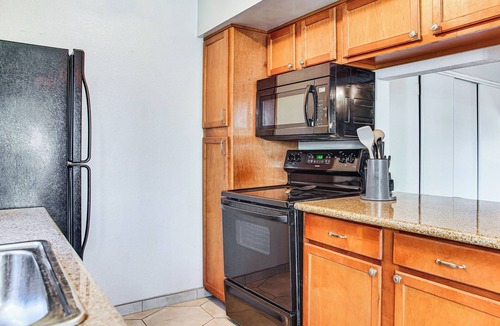 South Scottsdale Condo | Bring Your Pet! Snowbird Haven w/Community Pool!