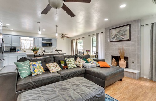 Edmond Cottage | Bring Your Pets! Family-friendly Escape in Edmond