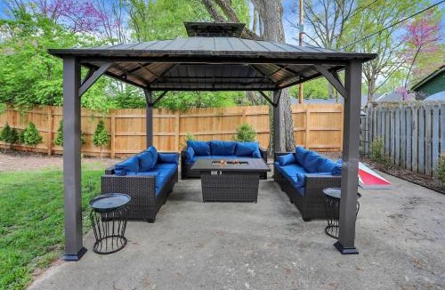 Broad Ripple House | Broad Ripple Falcon Crestview Bungalow-Family Friendly