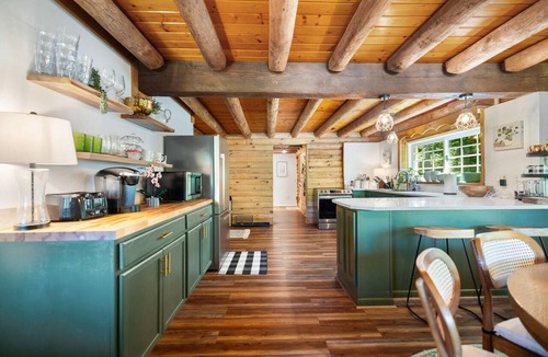 Means Cabin | Brownstone Lodge – Private 55-Acre Retreat with Hot Tub & Fire Pit