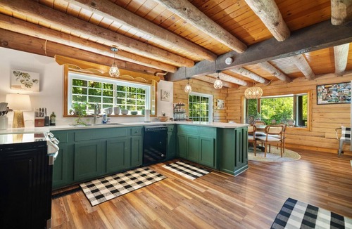 Means Cabin | Brownstone Lodge – Private 55-Acre Retreat with Hot Tub & Fire Pit
