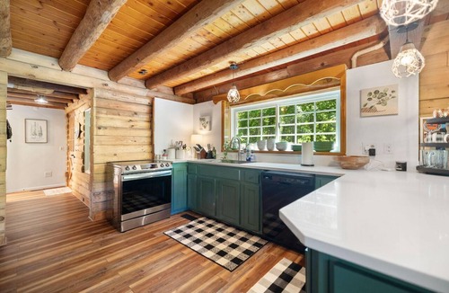Means Cabin | Brownstone Lodge – Private 55-Acre Retreat with Hot Tub & Fire Pit