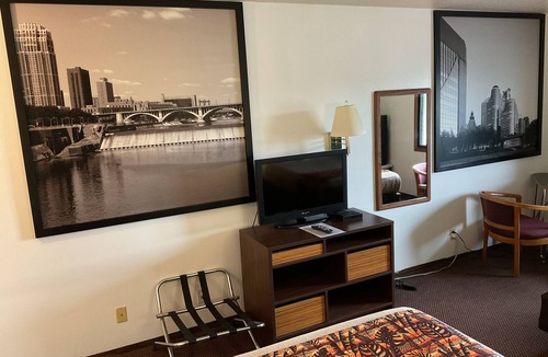 Buffalo Hotel | Budget Host Inn Buffalo