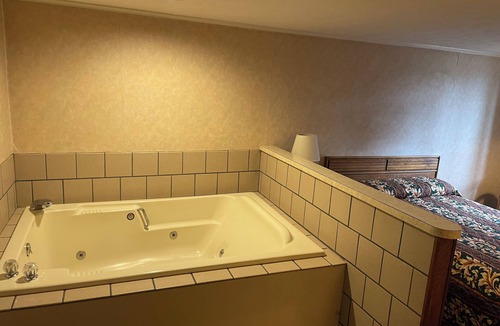 Pittsburg Hotel | Budget Host Westgate Inn