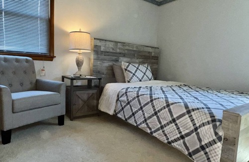 Williamsville House | Buffalo Niagara Falls Airport Best Area