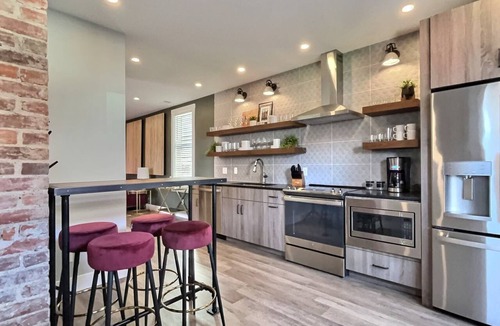 Cherokee Triangle Apartment | Bungalou Ultimate Silver Rooftop+Gameyard Sleep 31