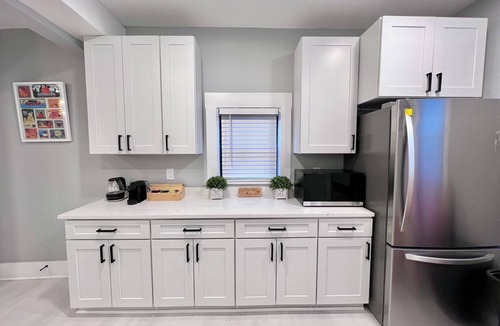 Oakland House | By PITT and Presbyterian| Outdoor Living| Free Pkg