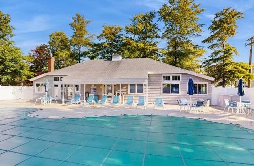 Ocean Park Apartment | By the Sea
