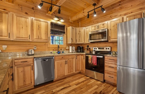 Carbon Hill Cabin | Byers Haven | Hocking Hills, 5BR, Hot Tub, Firepit