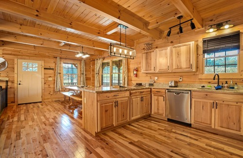 Carbon Hill Cabin | Byers Haven | Hocking Hills, 5BR, Hot Tub, Firepit