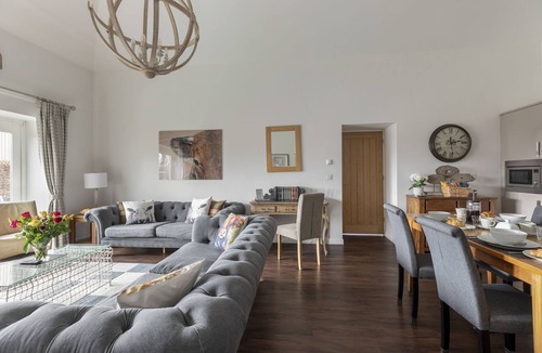 Gattonside Cottage | BYRE, Gattonside - sleeps 4 in 2 bedrooms
