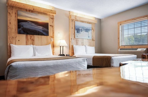 Cadillac Hotel | Caberfae Peaks Ski & Golf Resort