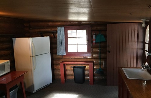 Deer River Cabin | Cabin #1 (Whitetail) Beautiful log cabin situated right on the lake!