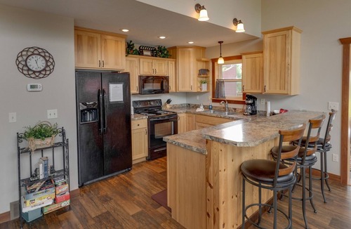 Walker House | Cabin 107 - Pet Friendly/Closed Loft/Modern/Clean