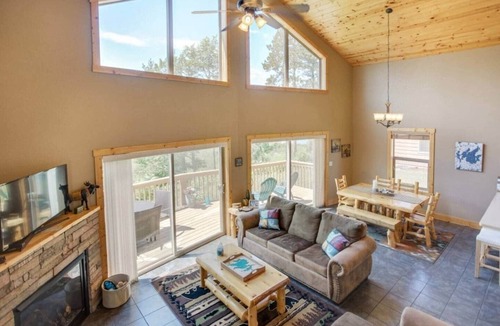 Walker House | Cabin 109 - Open Loft/Modern/Clean/Comfortable