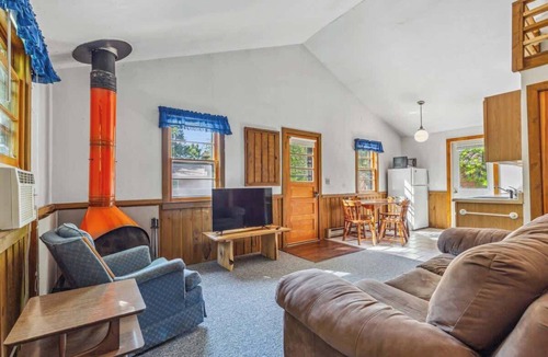 Park Rapids Cabin | Cabin #12 2BR 1BA w/Loft Timberlane Resort