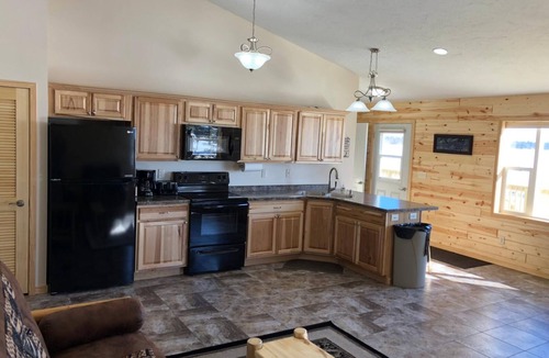 Hines Villa | Cabin 12 Lakefront Family Resort