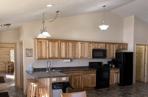 Hines Cabin | Cabin 13 Lakefront Family/Pet Friendly Resort Amenities Fishing Dock