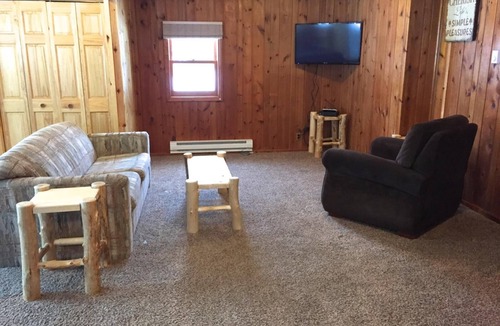 Hines Villa | Cabin 15 Lakefront Family Resort