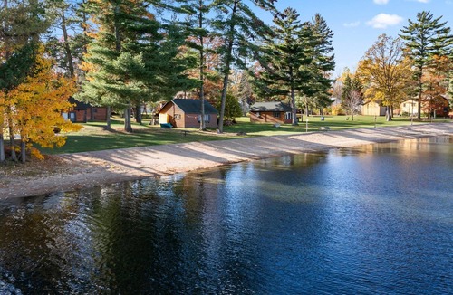 Emily Cabin | Cabin #2 - Half Moon Resort
