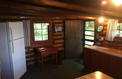 Deer River Cabin | CABIN #2 (Wolf) Beautiful log cabin situated right on the lake!
